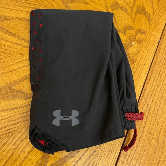 Under Armour Athletic Shorts Heatgear Youth Sz L Gently used - Picture 6 of 6